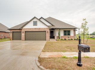 1126 Sawgrass Ln, Enid, OK 73703