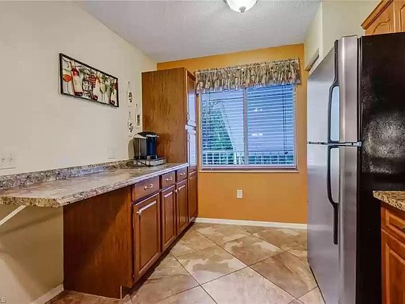 Food preparing station