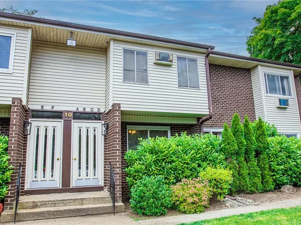 10D Blue Hill Commons Drive, Orangeburg, NY 10962