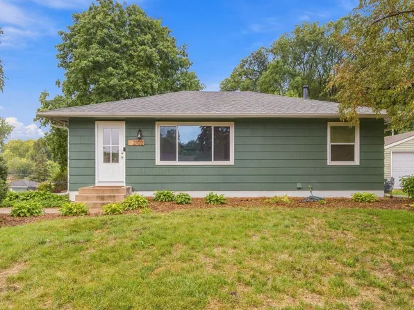 2102 Opal Dr, Eagan, MN 55122