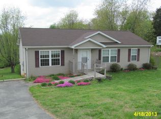 176 Parkview Dr, Rocky Mount, VA 24151