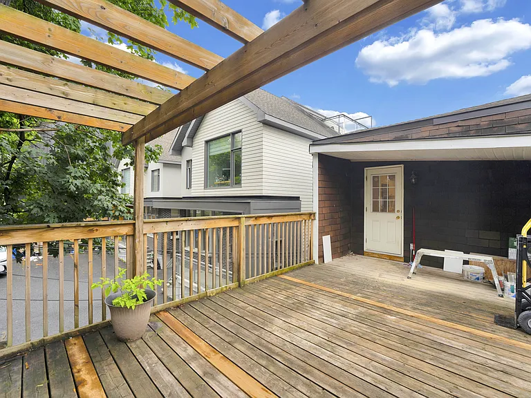 265 Carruthers Ave #202 — Photo 11