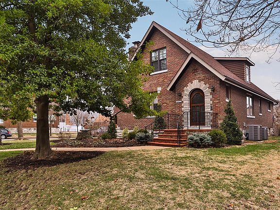 3rd image of 3964 Dover Pl