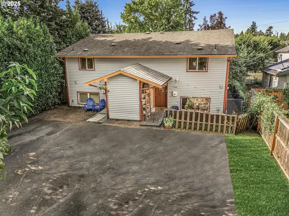 1622 SE Clatsop St, Portland, OR 97202