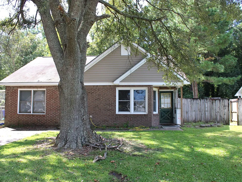 342 Lee Dr