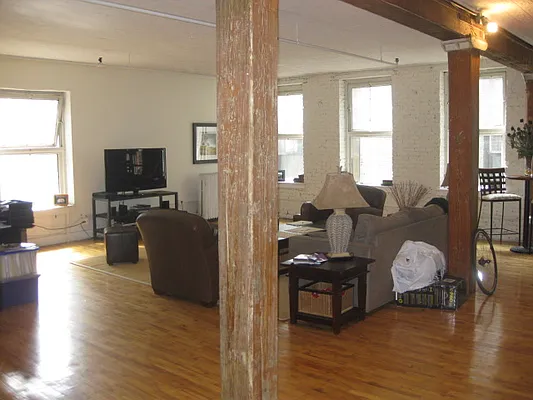 Rented by Skygroup Realty | media 11