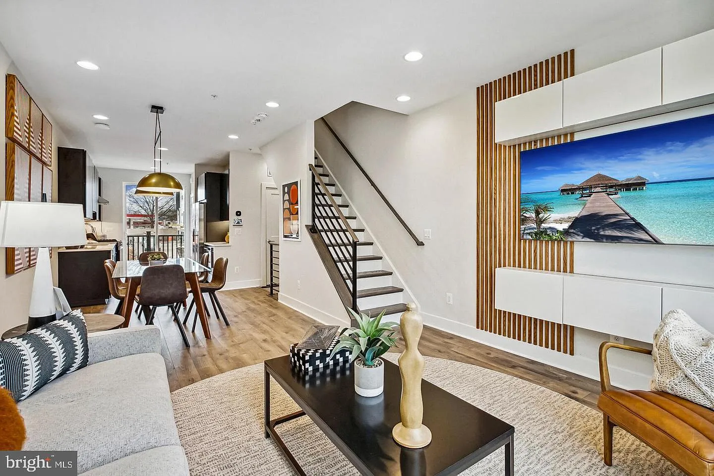 3 bed, 3.5 bath, 3118 sqft, $3,600 — Photo 4