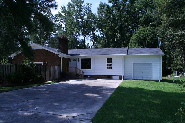 2nd image of 109 N 9th St
