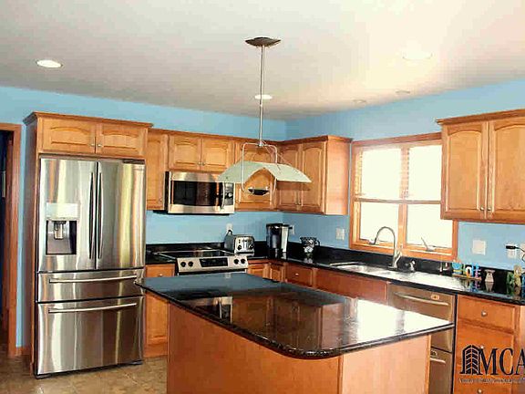 5th image of 1105 Twin Lakes Dr
