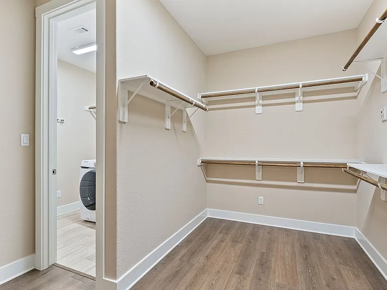 328 Berkeley Pl — Photo 16