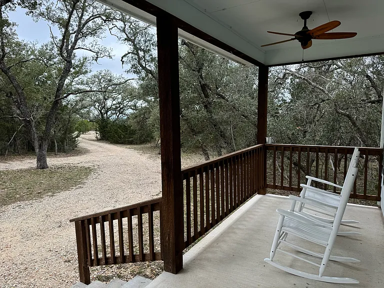 914 Bear Springs Trl — Photo 4