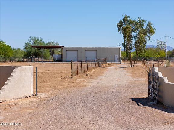 4th image of 51089 W JULIE Lane