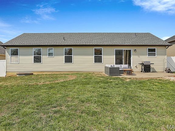 2nd image of 22 Colonial Creek Ct