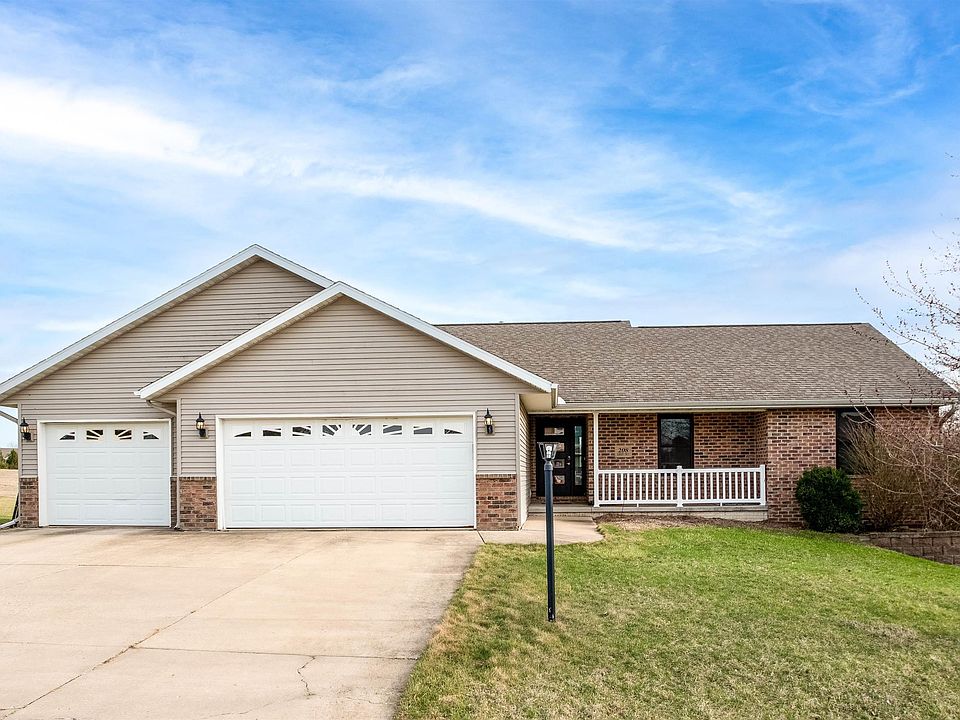 1st image of 208 Karagen Cir