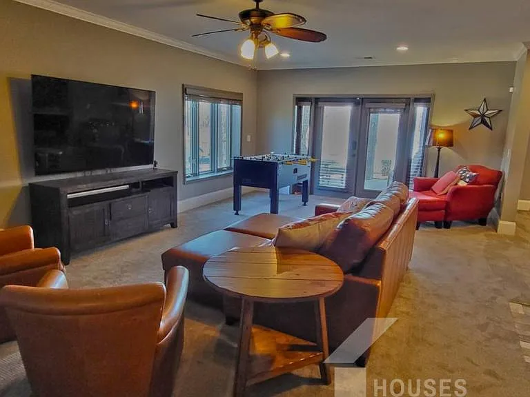 323 Blue Water Way — Photo 9