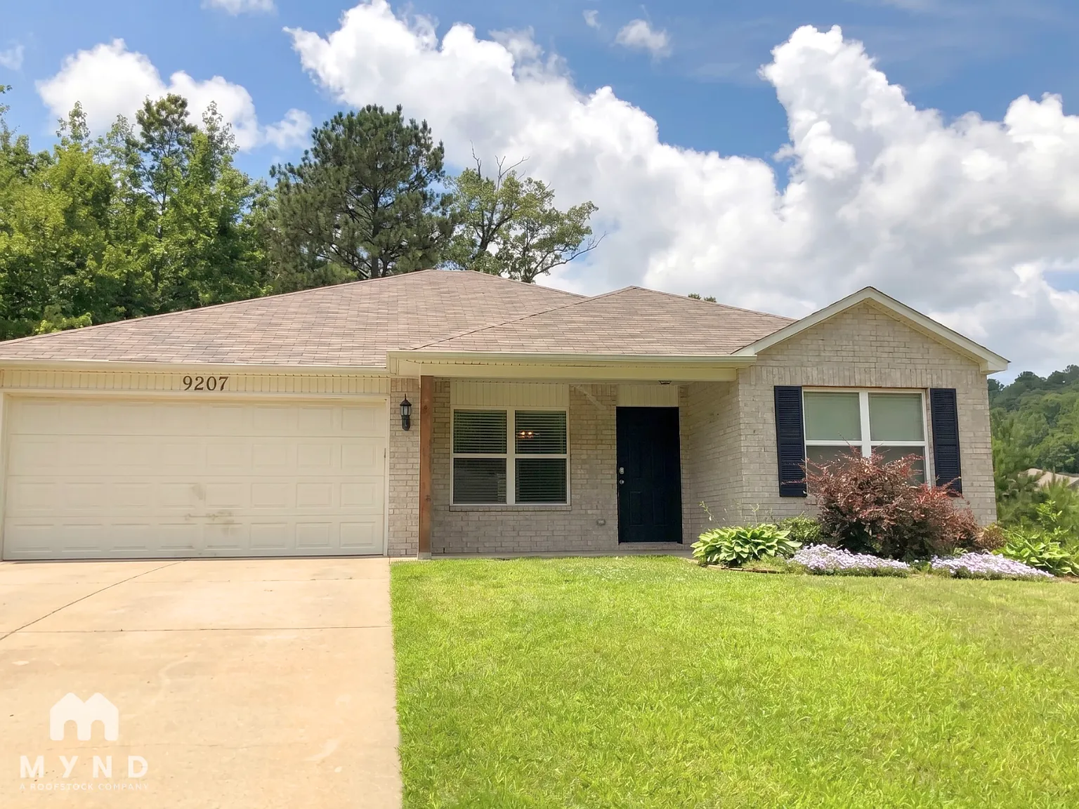 4 bed, 2.0 bath, 1476 sqft, $1,695 — Photo 1