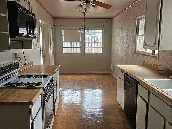 5th image of 15949 Ludlow St