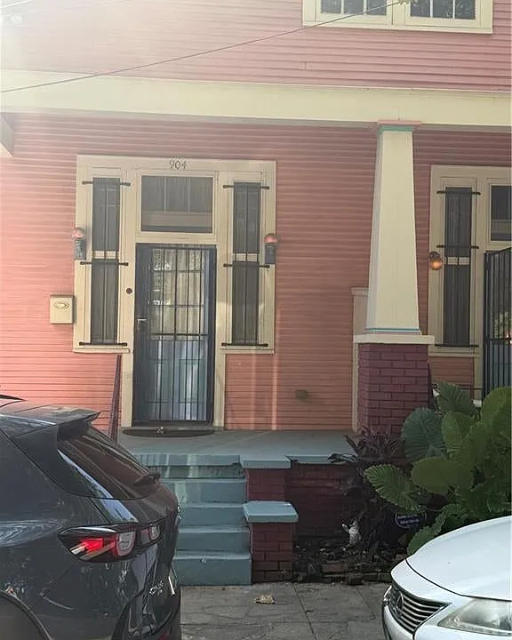 904 Pauline St