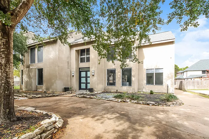 5 bed, 3.5 bath, 3683 sqft, $3,045 — Photo 3
