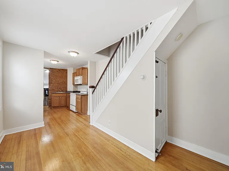 403 W South St #A — Photo 8