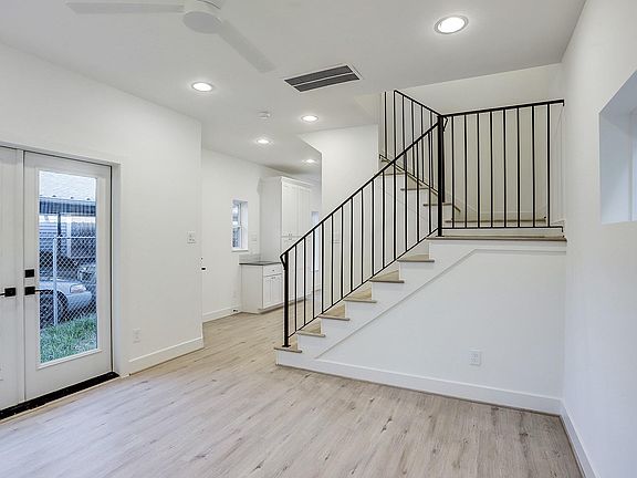 3rd image of 7407 Rusk St #A
