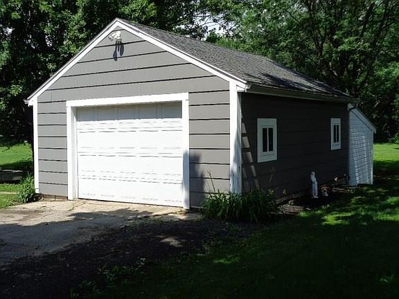 5th image of 70 East Ave