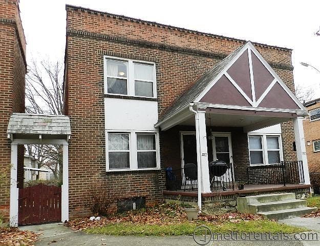 1st image of 385 E Arcadia Ave