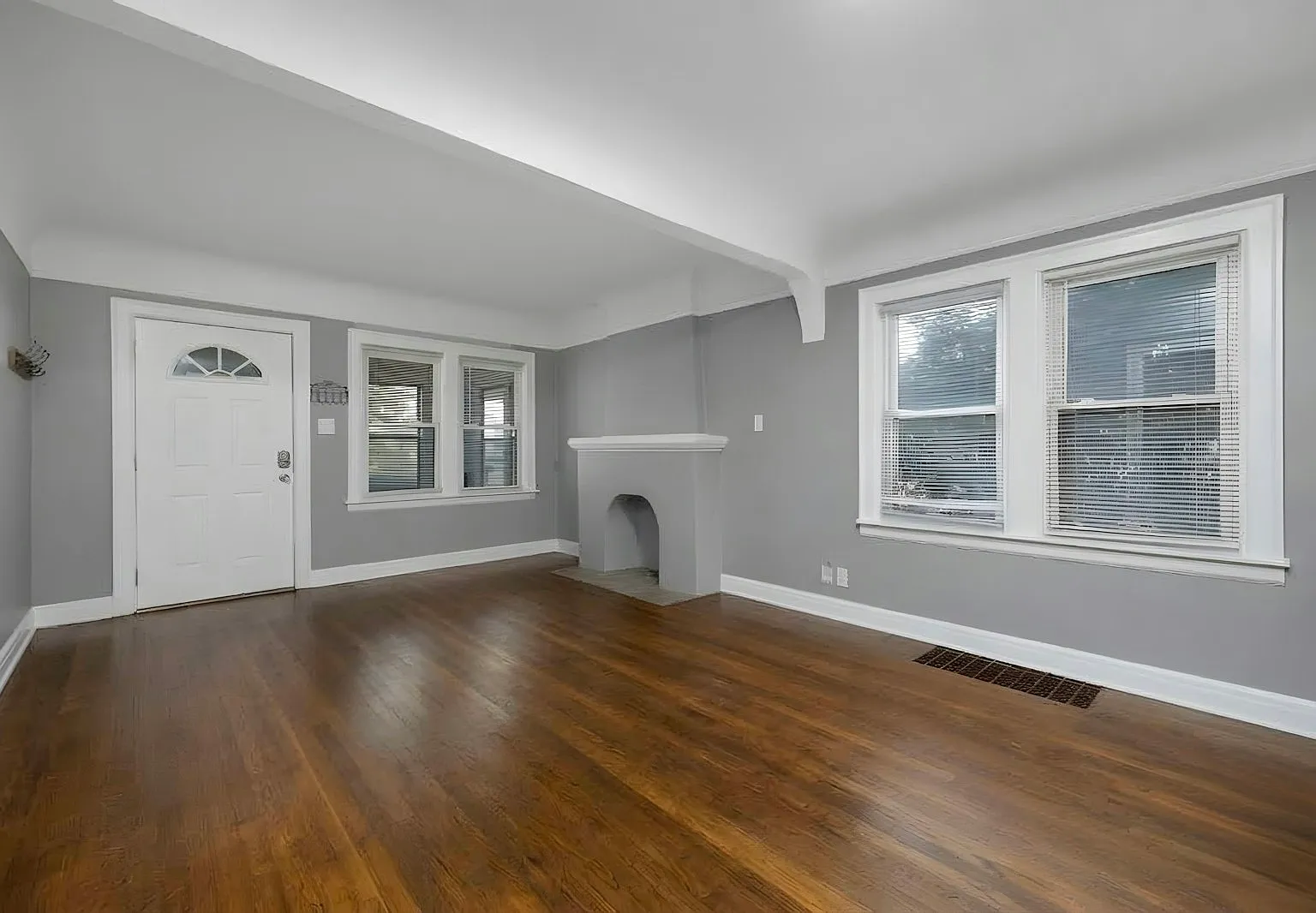1600 McLean Avenue — Photo 2