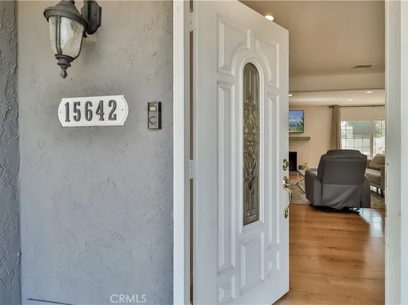 15642 Lassen St, North Hills, CA 91343