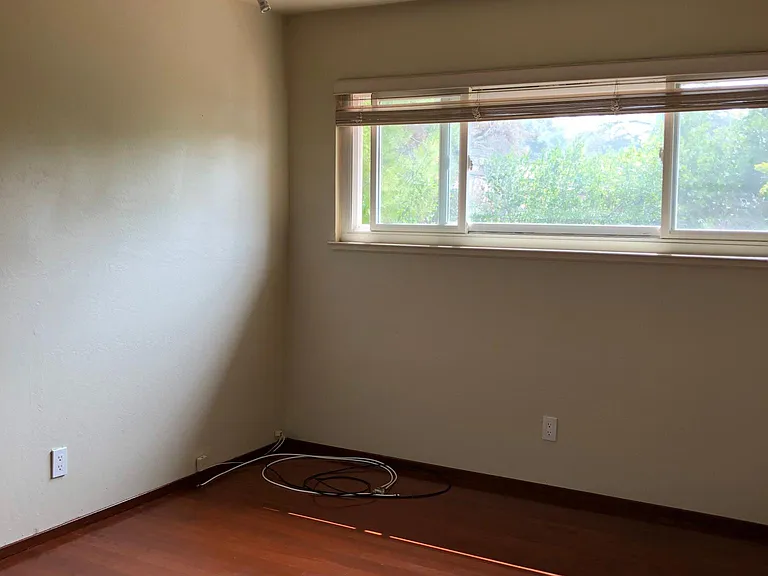 21960 Oaknoll Ct — Photo 18