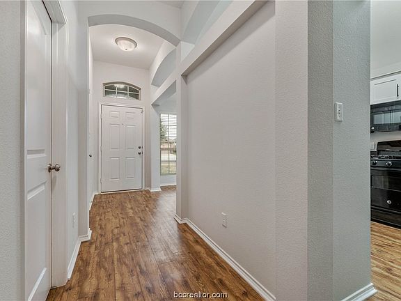 3rd image of 5258 Sagewood Dr