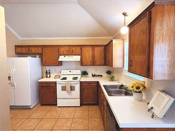 4th image of 4109 Carolyn Dr