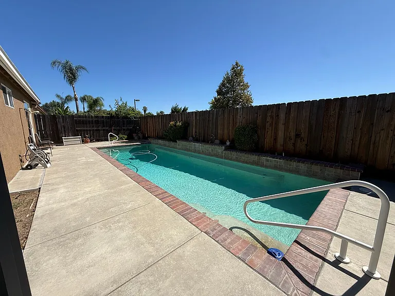 4024 Eastport Dr — Photo 39