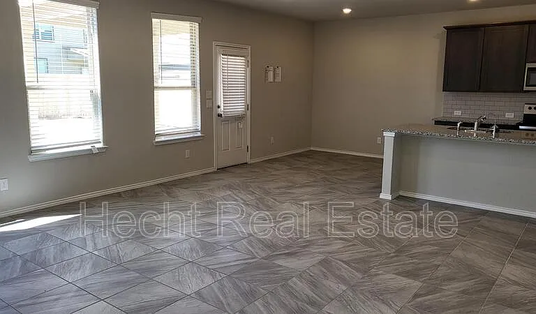 2440 Ayers Dr — Photo 15