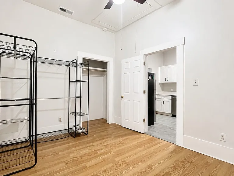 522 E 31st St #B — Photo 11