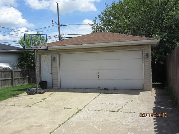 3rd image of 305 Stoney Island Ave