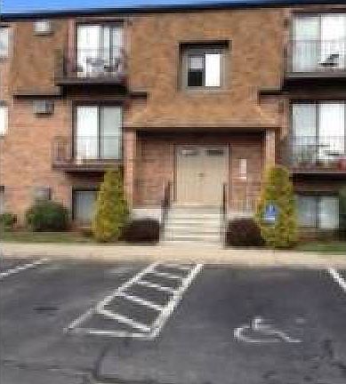 5th image of 139 Farmington Ave APT 4