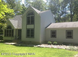 164 Segatti Cir, Bushkill, PA 18324