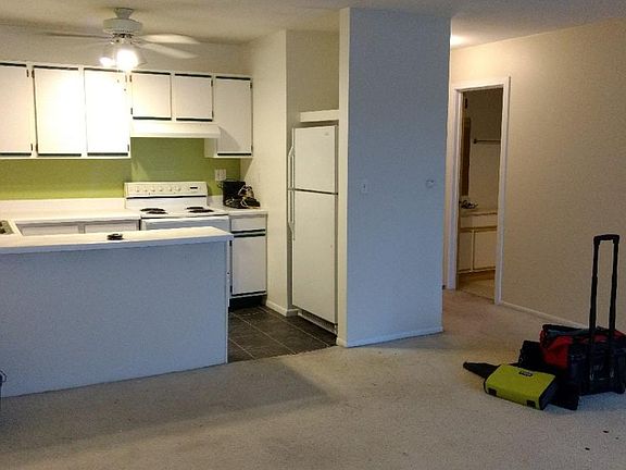2nd image of 1806 Hemlock Pl APT 309