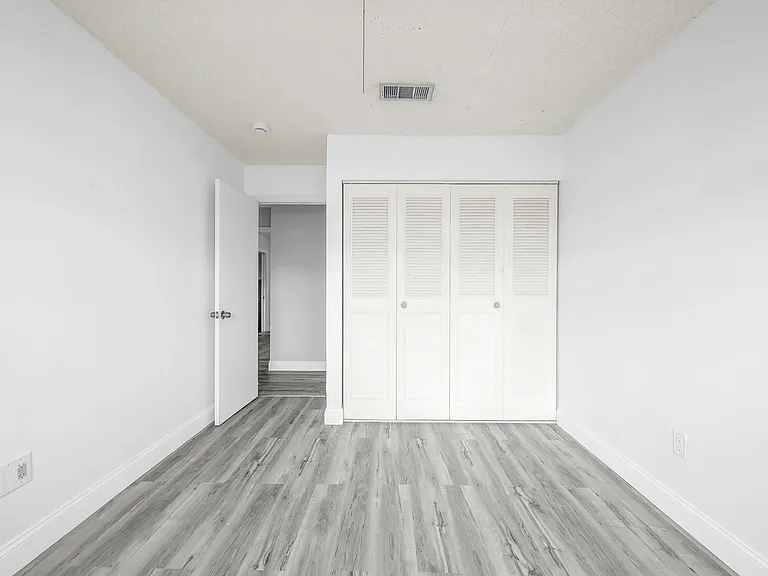 23073 SW 56th Ave — Photo 9