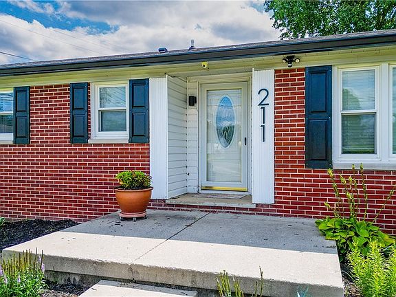 4th image of 211 Fairview Ave