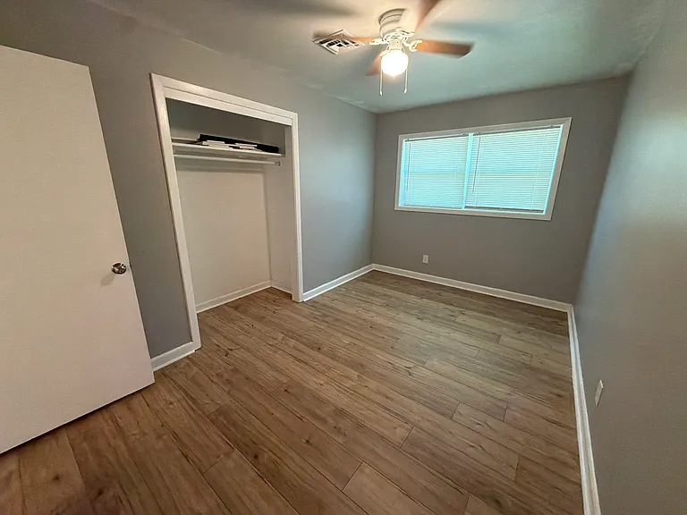 1610 Dudley Ln — Photo 15
