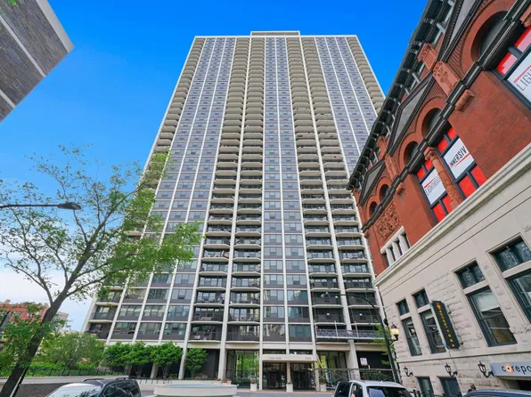 1560 N Sandburg Ter APT 507J, Chicago, IL 60610