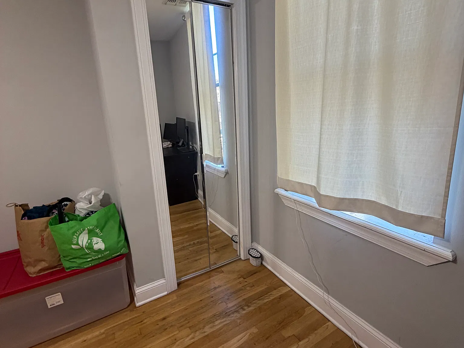 2 bed, 950 sqft, $3,600 — Photo 3