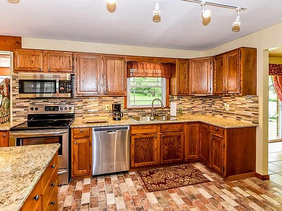 5th image of 1406 Lonas Dr