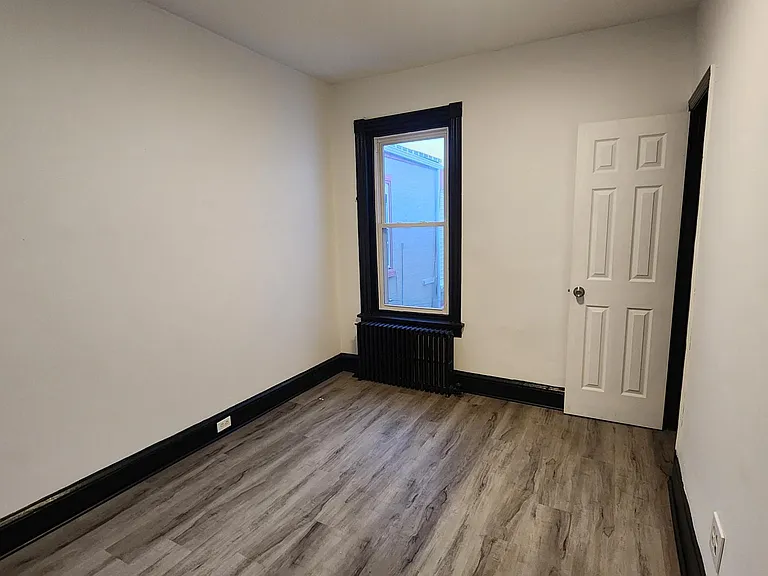 330 W Greenwich St #2 — Photo 7