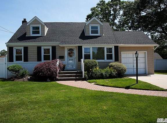 2nd image of 422 Brendan Ave