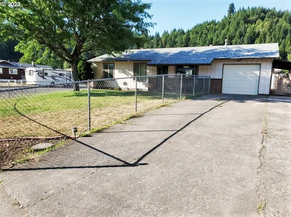 47673 Commercial St, Oakridge, OR 97463