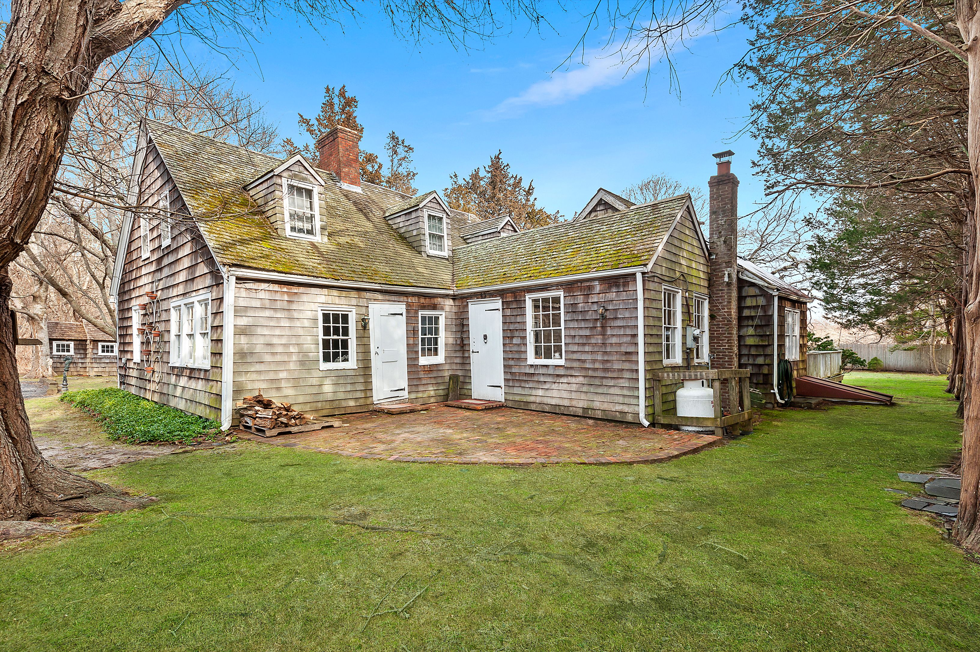 9 Cross Hwy In East Hampton Out East