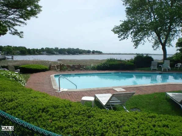 30 Ferry Ct, Stratford, CT 06615